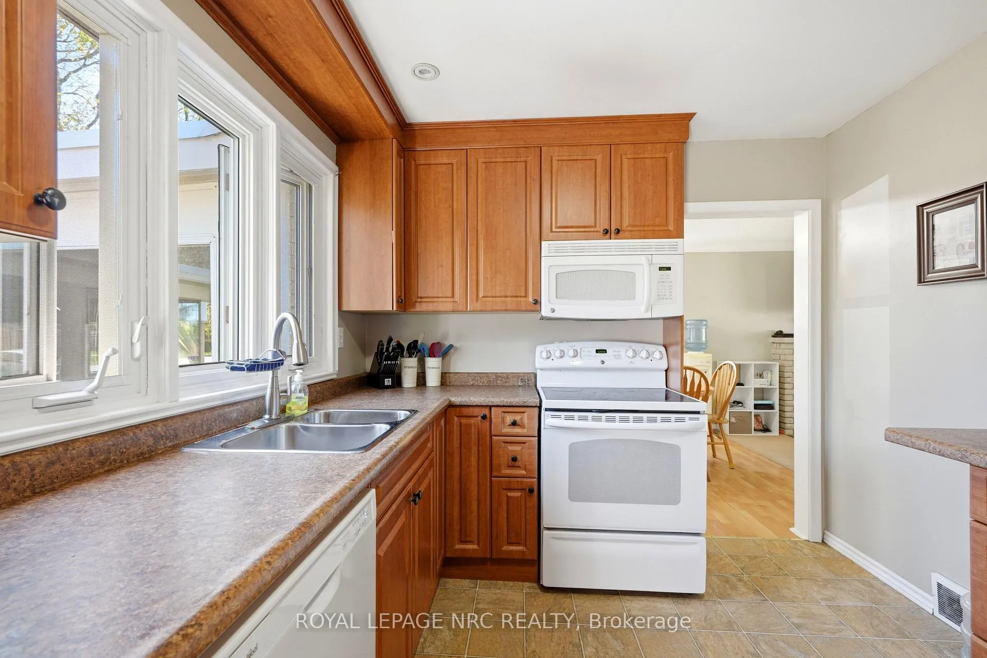 Photo 14 of 1317 Haist Street, Pelham, Fonthill — HOMEH