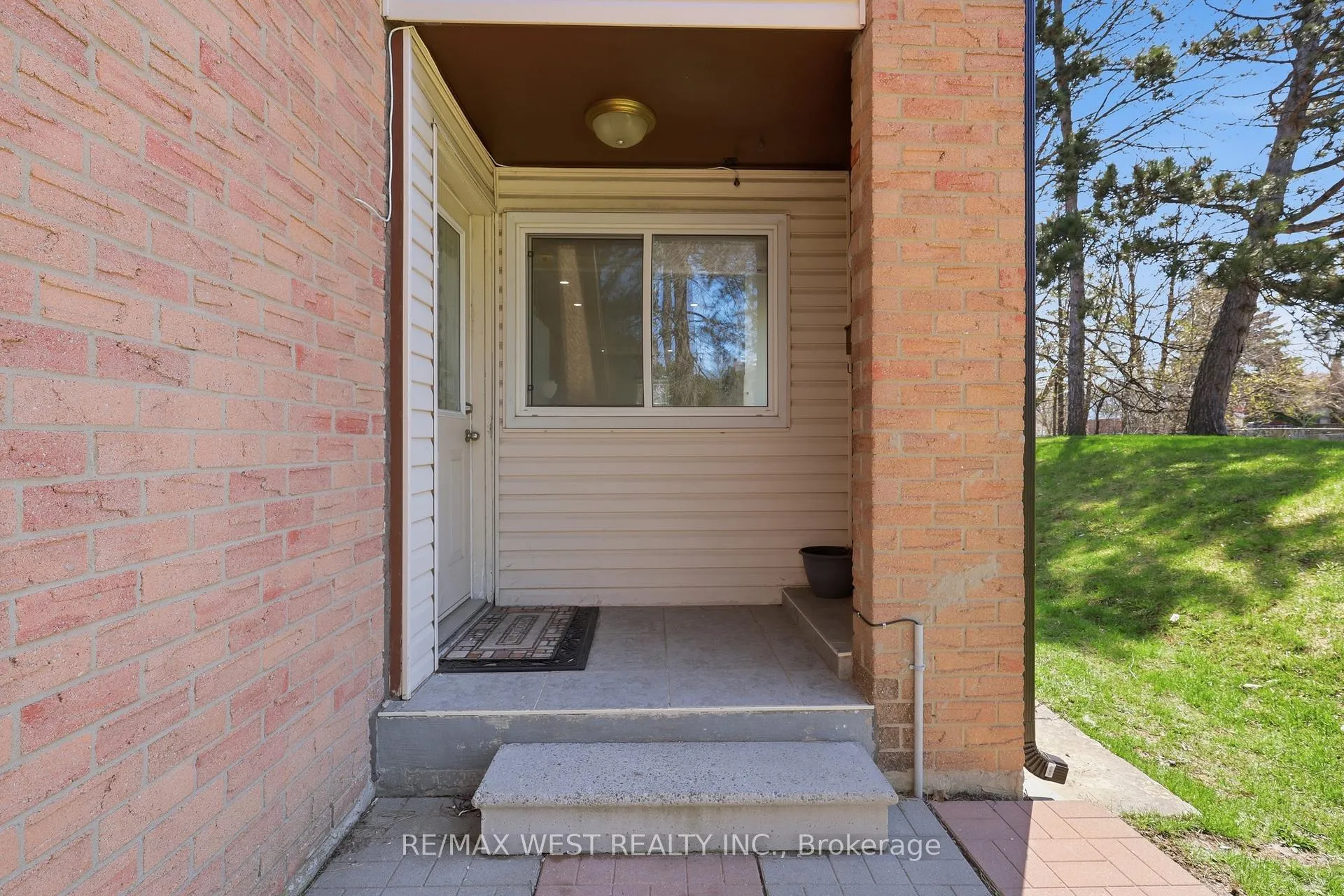 Photo 3 of Unit 1, 151 Wickson Trail, Scarborough, Malvern — HOMEH