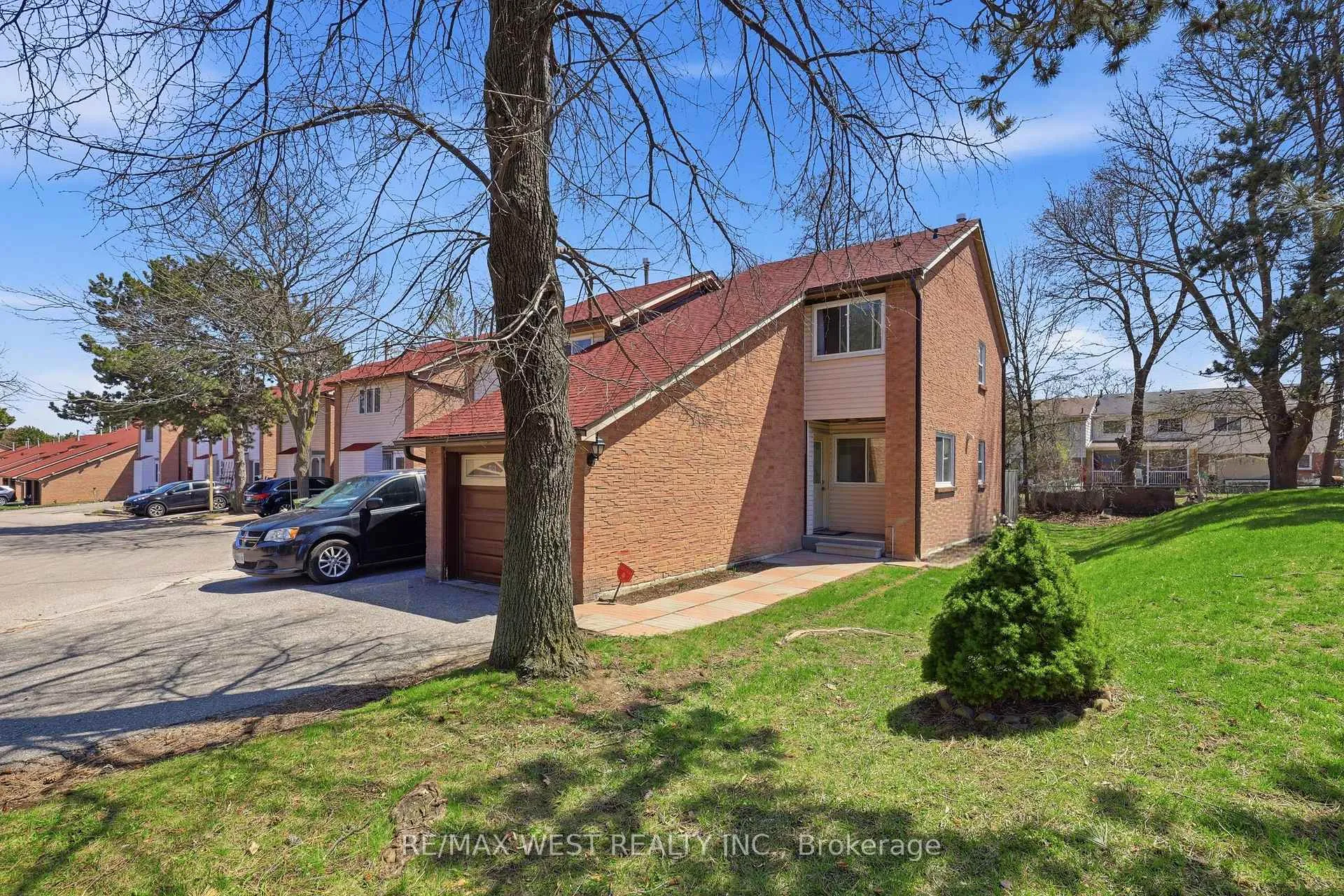 Photo 4 of Unit 1, 151 Wickson Trail, Scarborough, Malvern — HOMEH
