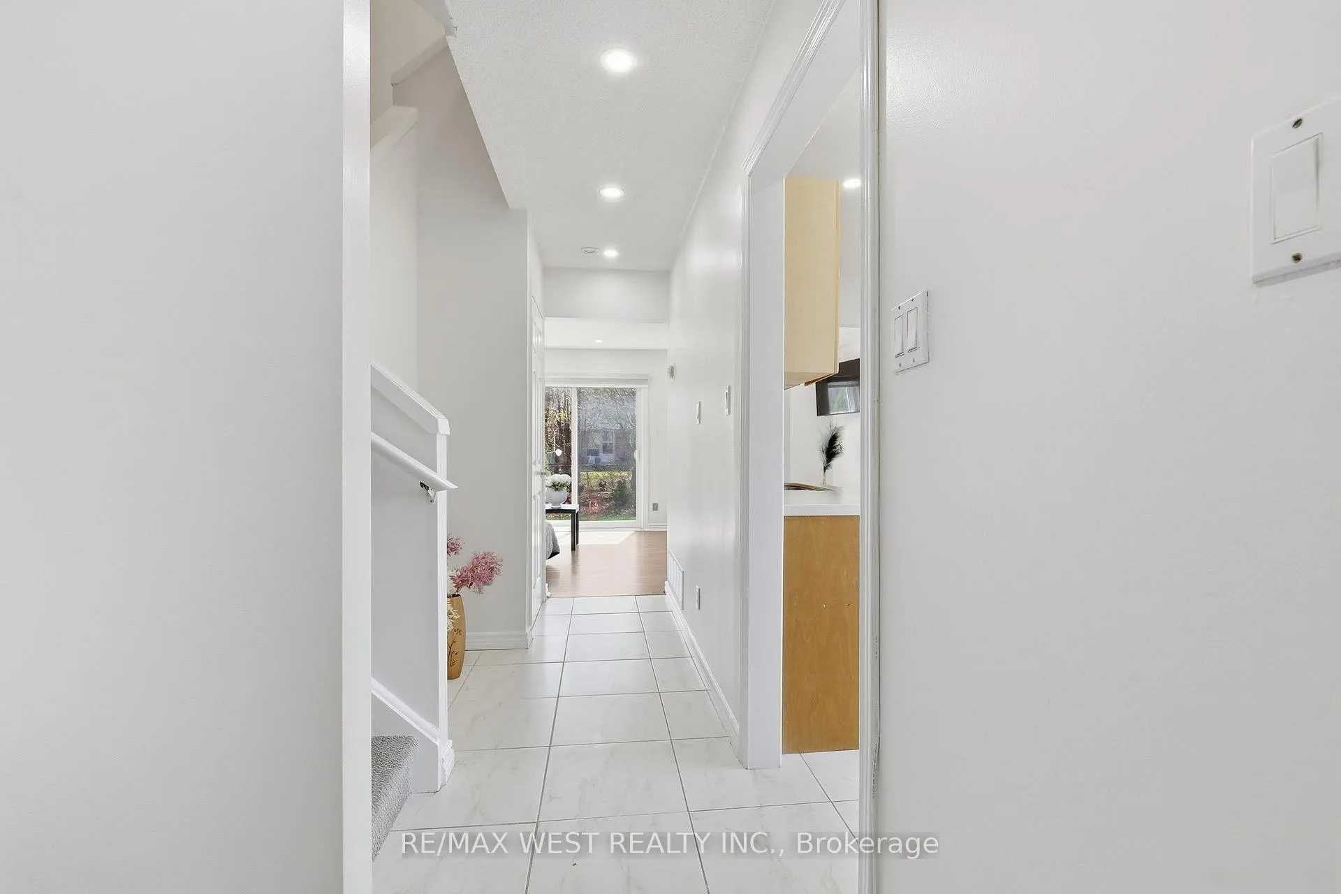 Photo 19 of Unit 1, 151 Wickson Trail, Scarborough, Malvern — HOMEH