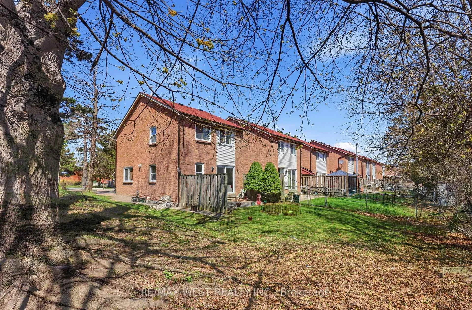 Photo 22 of Unit 1, 151 Wickson Trail, Scarborough, Malvern — HOMEH