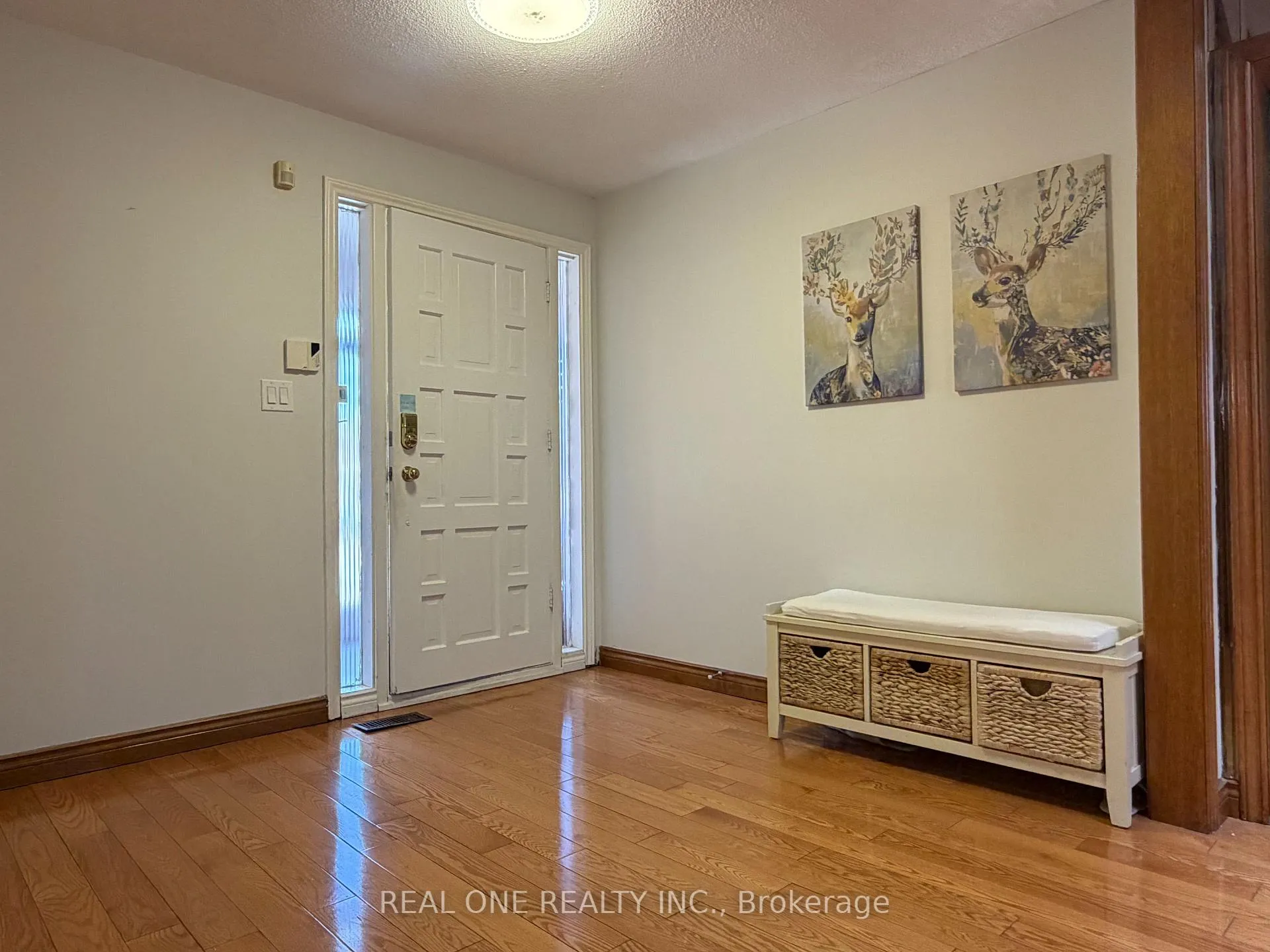 Photo 3 of 14 Empringham Crescent, Markham, Milliken Mills West — HOMEH