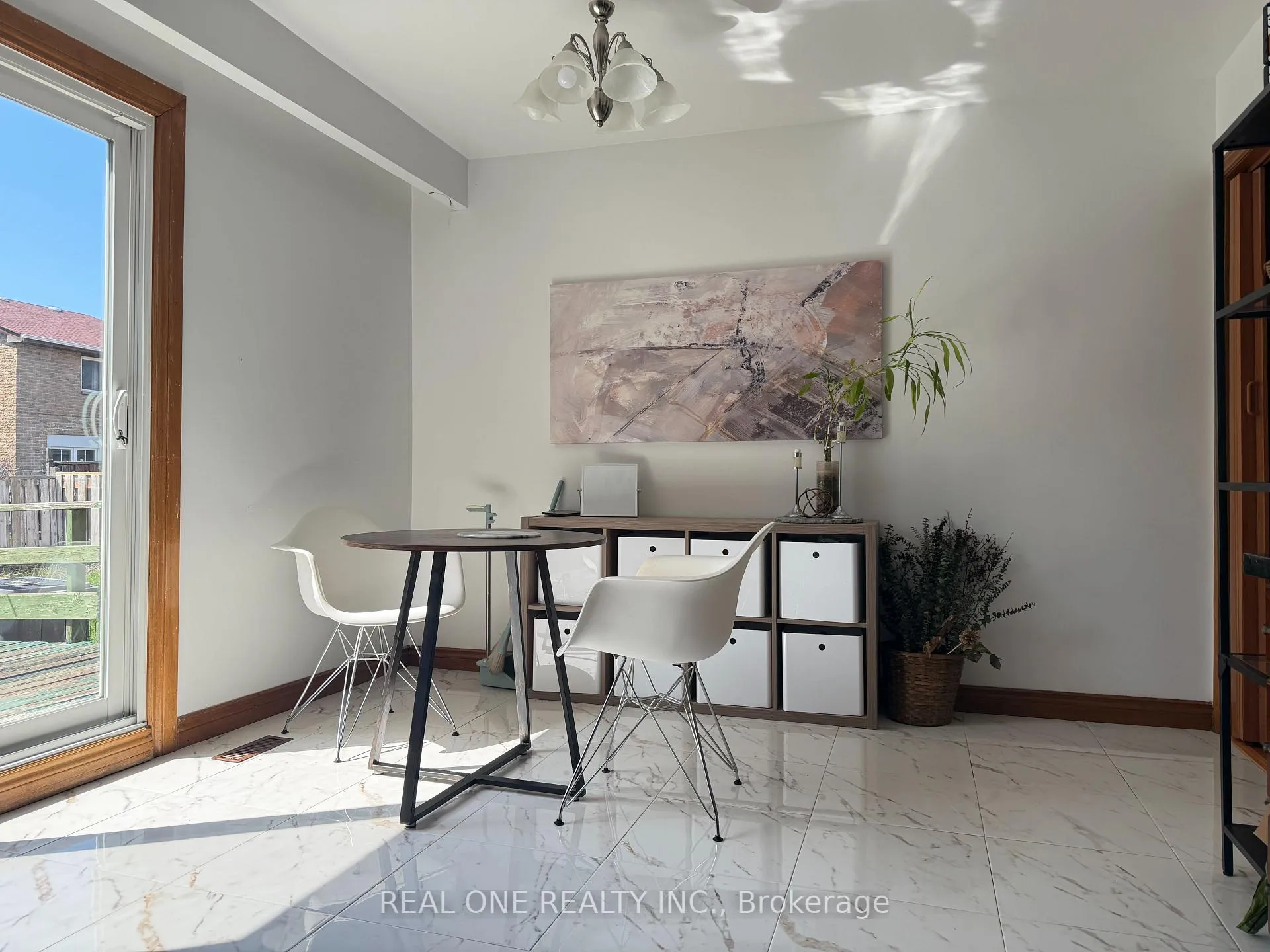 Photo 7 of 14 Empringham Crescent, Markham, Milliken Mills West — HOMEH