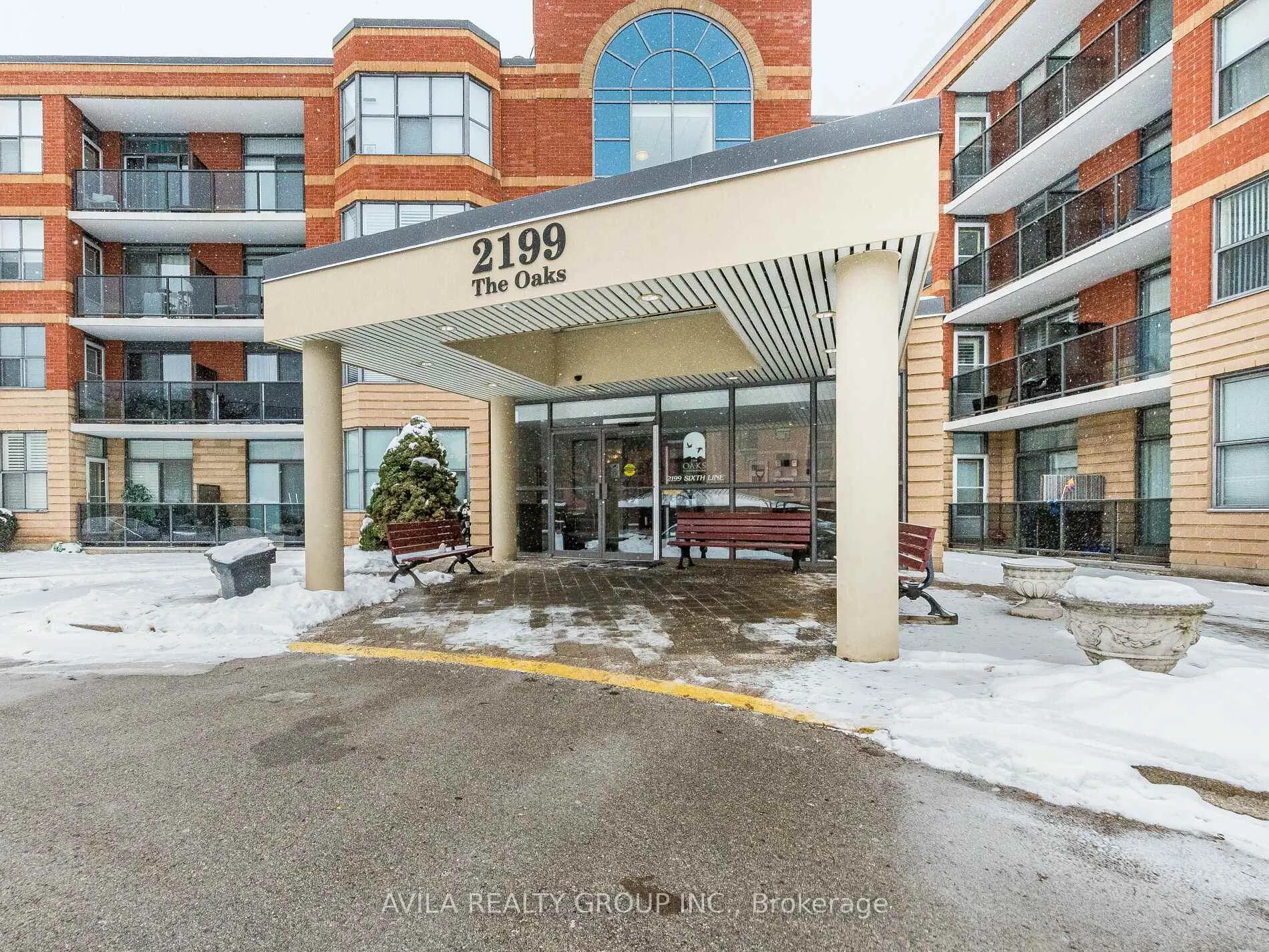 Photo 2 of Unit 408, 2199 Sixth Line, Oakville, River Oaks — HOMEH