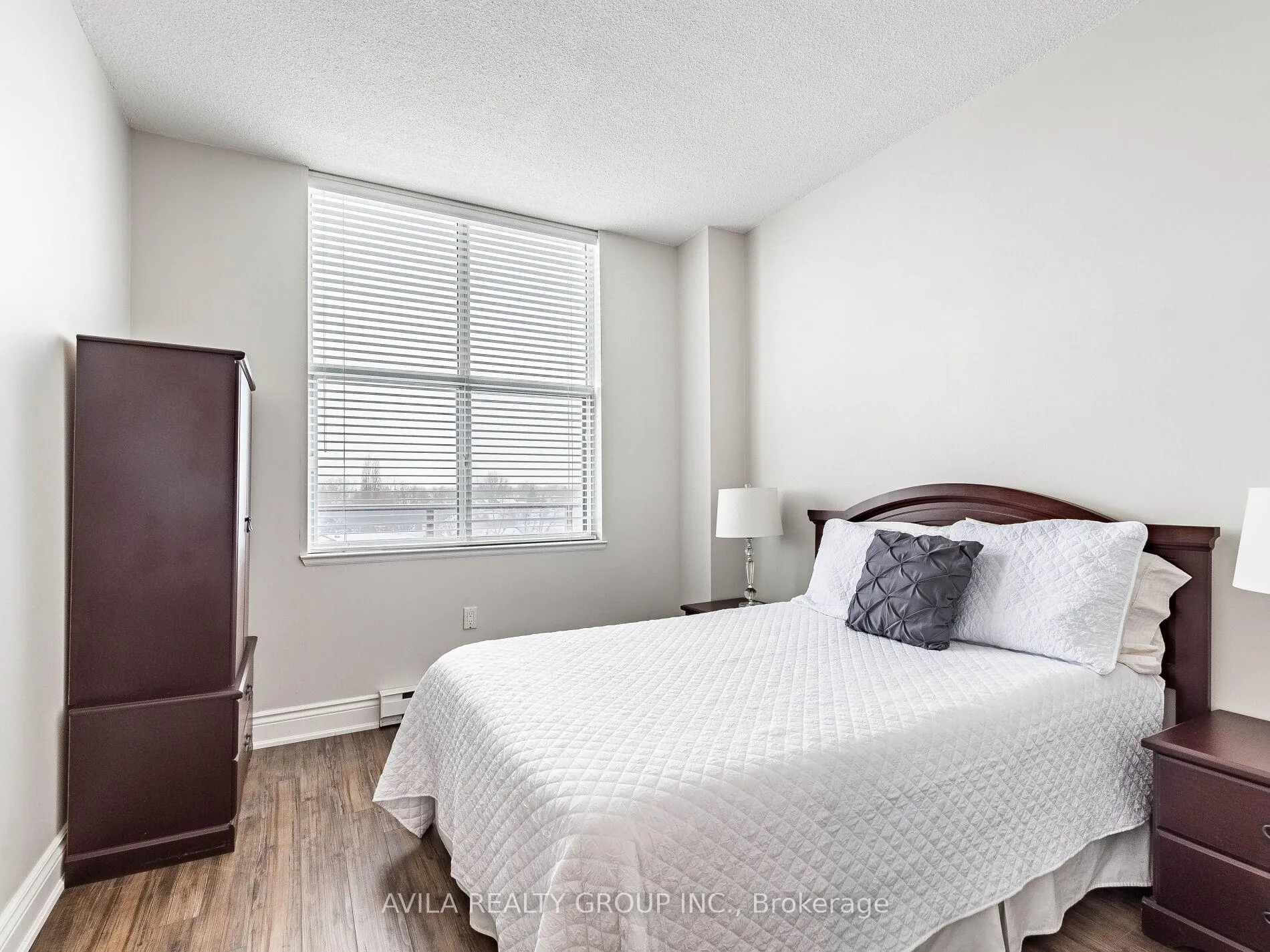 Photo 46 of Unit 408, 2199 Sixth Line, Oakville, River Oaks — HOMEH