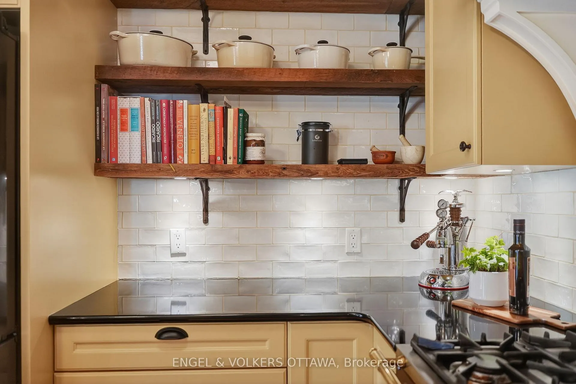 Photo 18 of 110 Waverley Street, Ottawa, Ottawa Centre/Golden Triangle — HOMEH