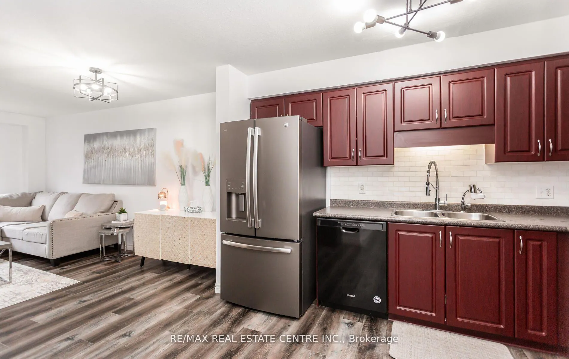 Photo 8 of 230 Sophia Crescent, Kitchener — HOMEH