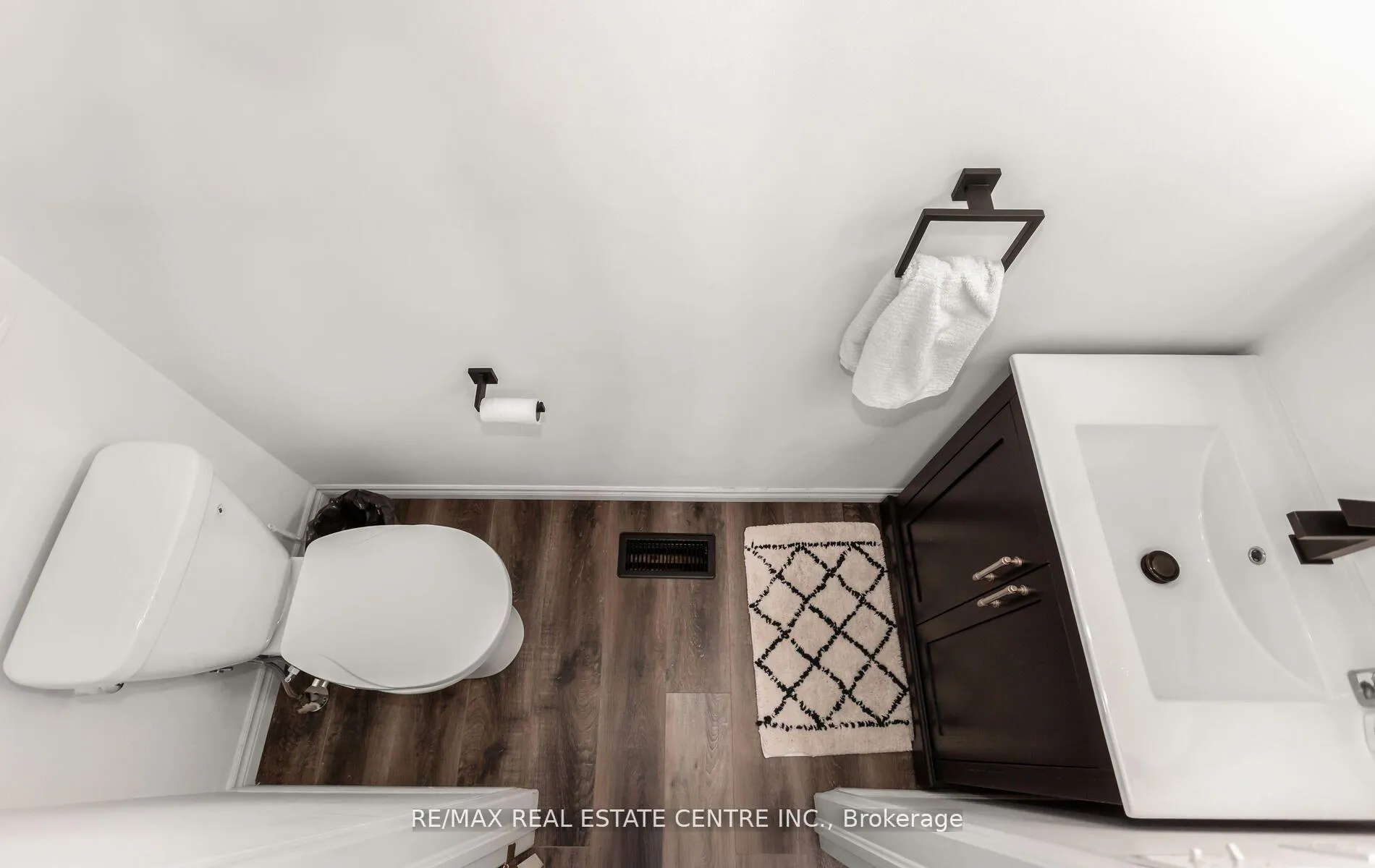 Photo 20 of 230 Sophia Crescent, Kitchener — HOMEH