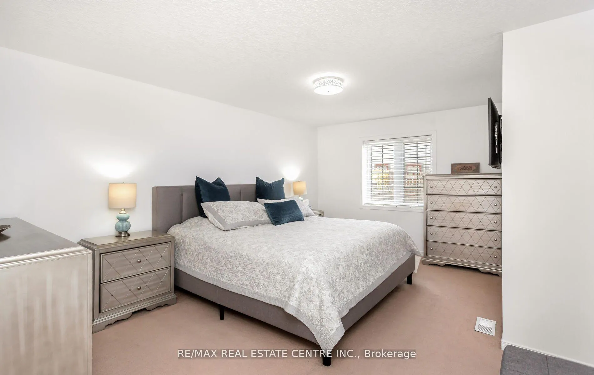 Photo 22 of 230 Sophia Crescent, Kitchener — HOMEH