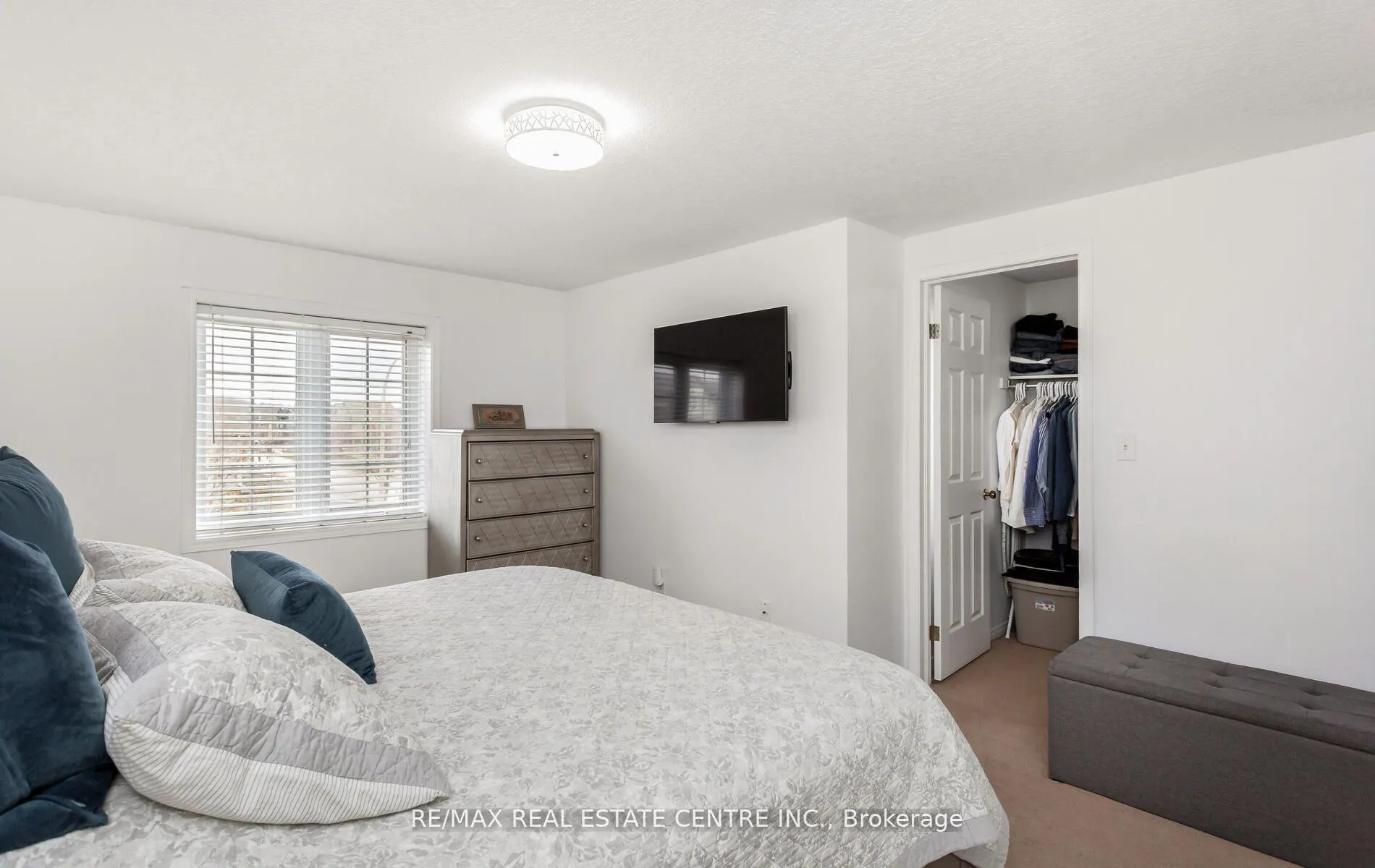 Photo 23 of 230 Sophia Crescent, Kitchener — HOMEH