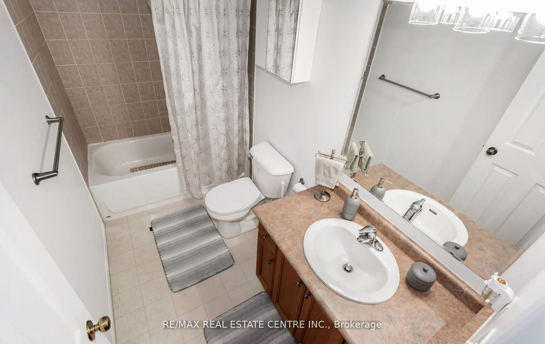 Photo 35 of 230 Sophia Crescent, Kitchener — HOMEH