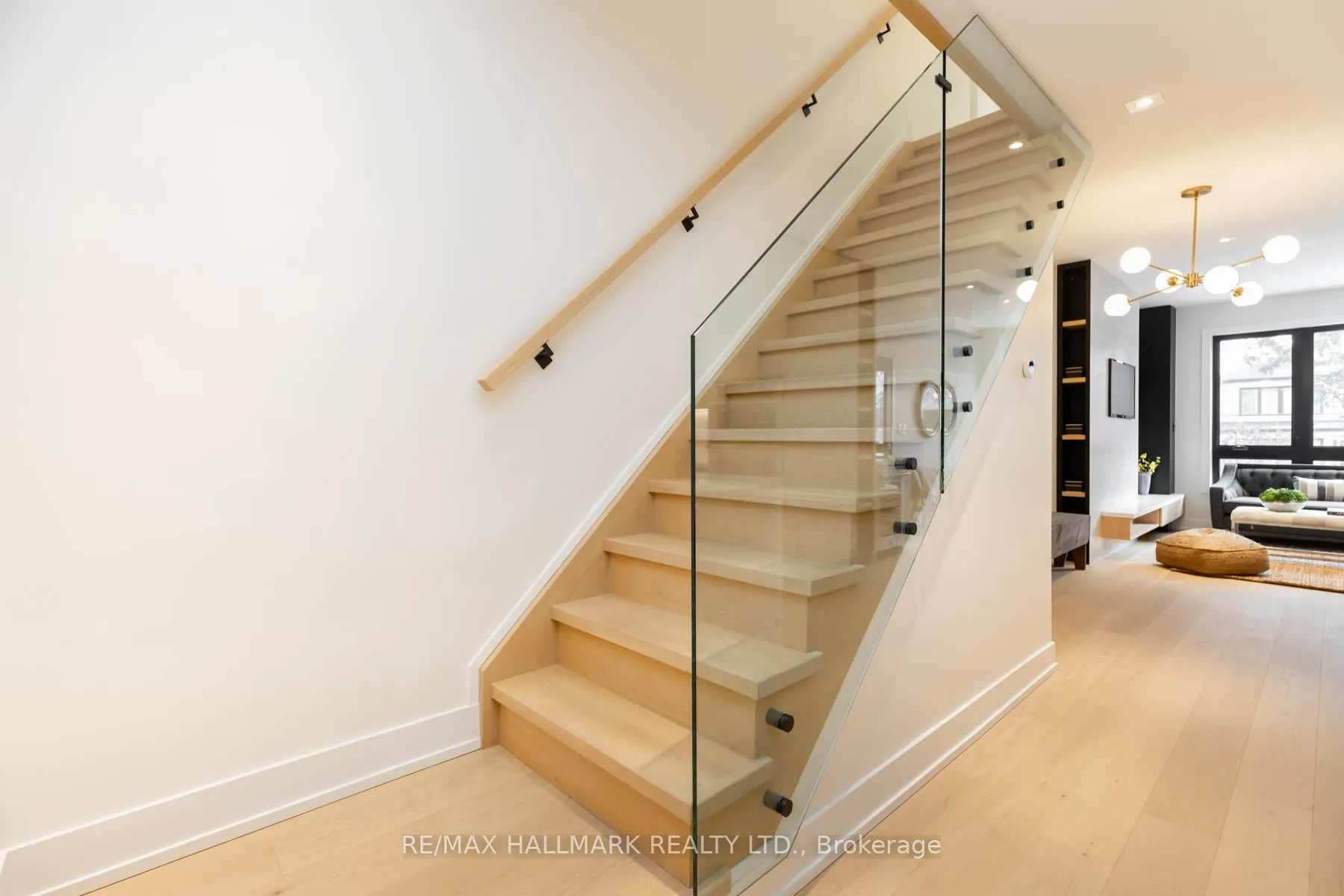 Photo 14 of 147 Parkmount Road, Toronto, Greenwood-Coxwell — HOMEH
