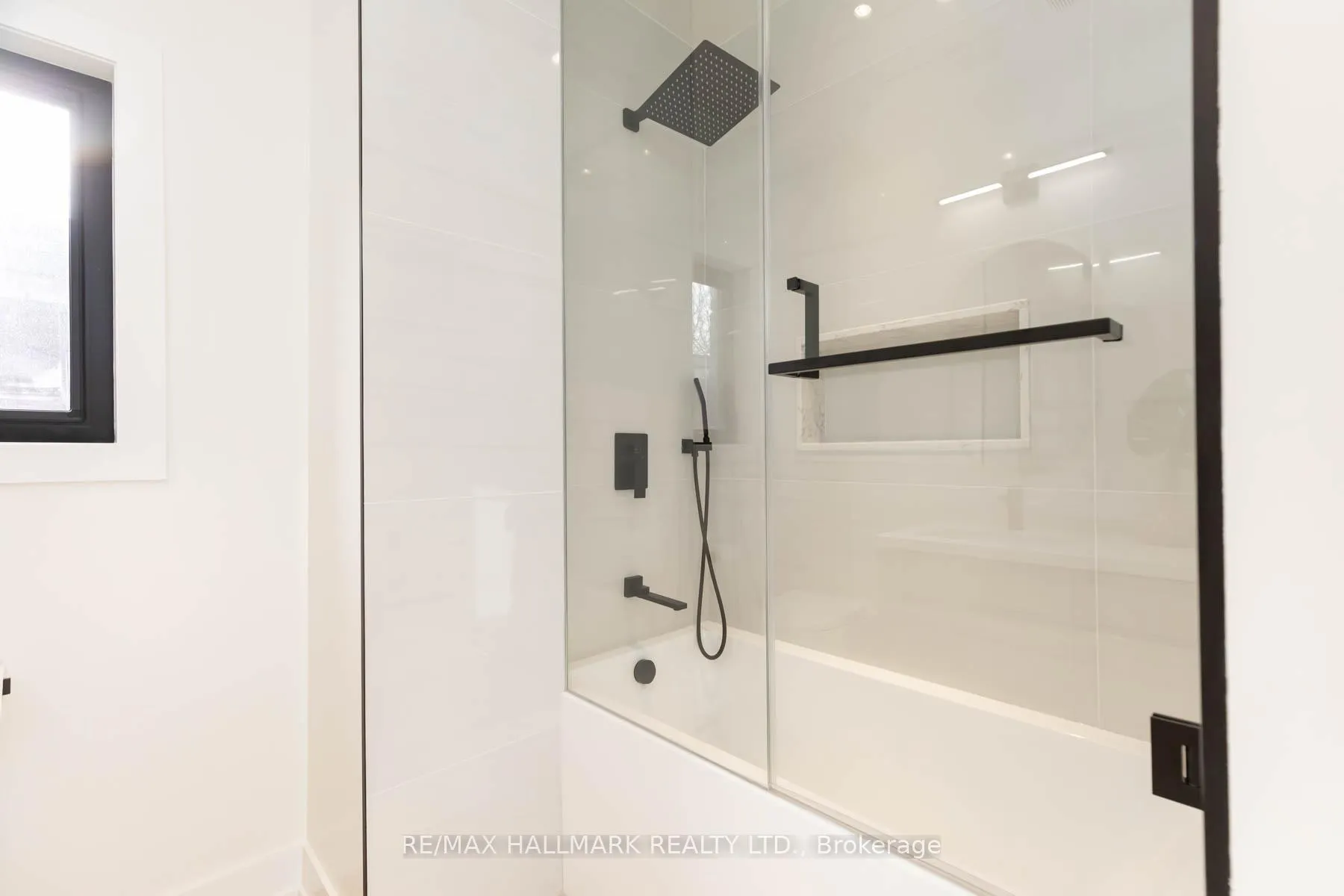 Photo 24 of 147 Parkmount Road, Toronto, Greenwood-Coxwell — HOMEH