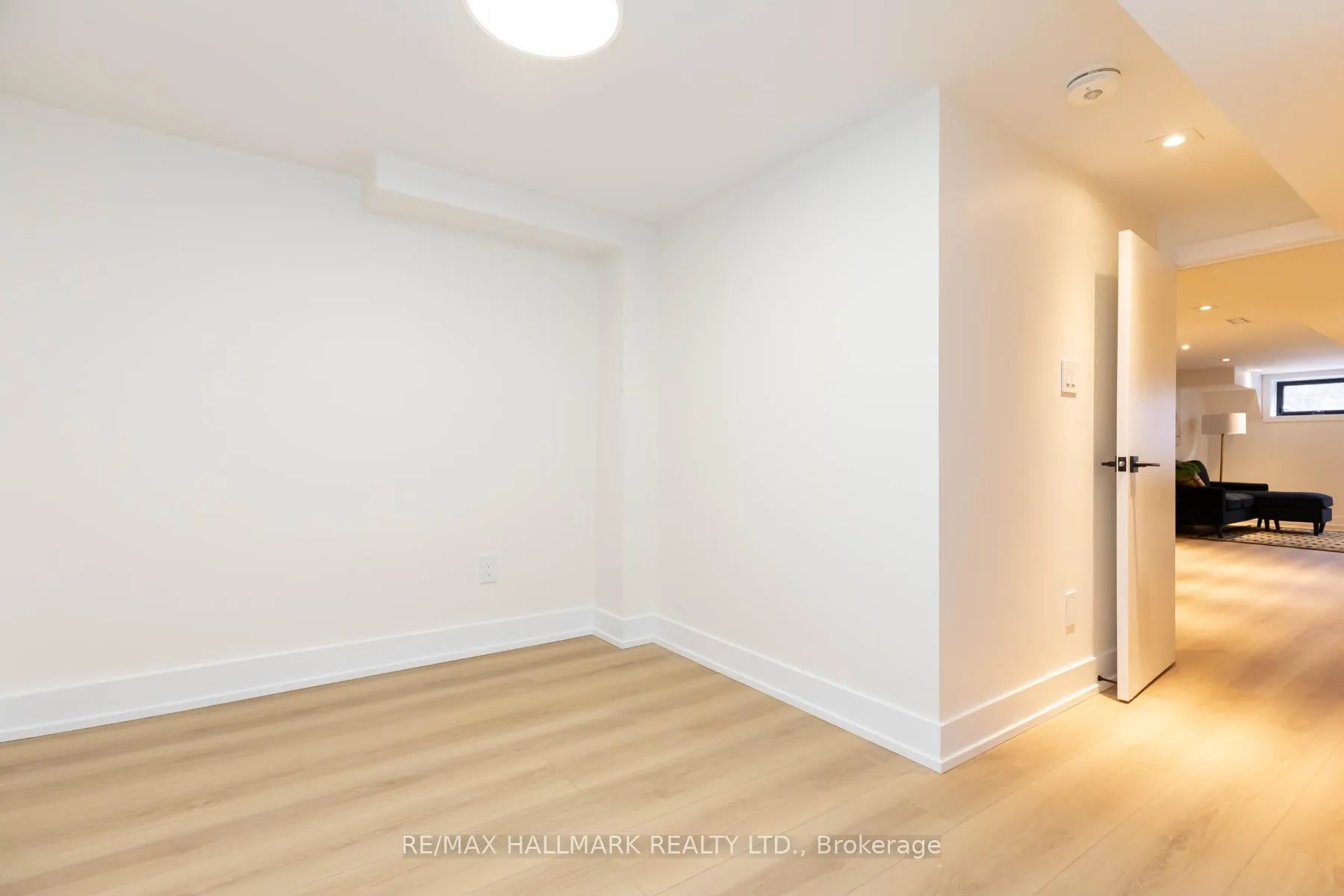 Photo 31 of 147 Parkmount Road, Toronto, Greenwood-Coxwell — HOMEH