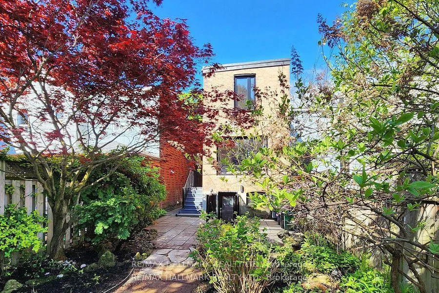 Photo 36 of 147 Parkmount Road, Toronto, Greenwood-Coxwell — HOMEH
