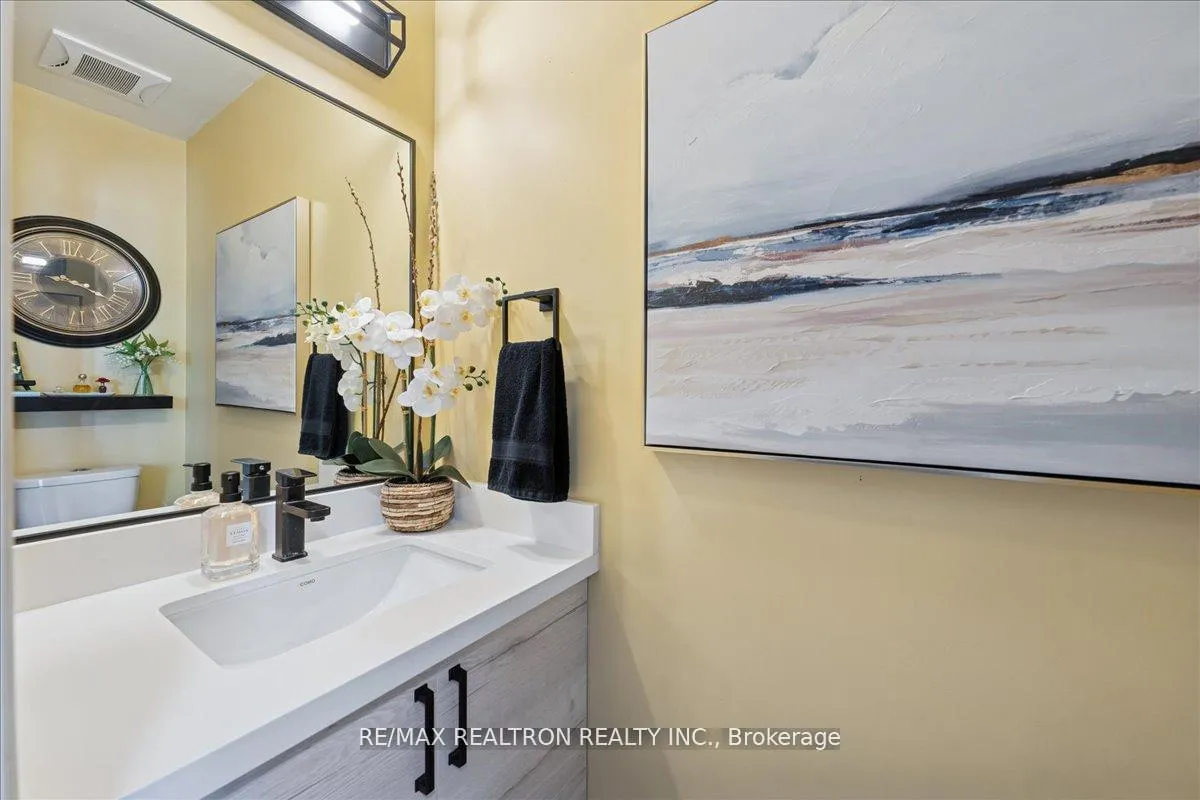 Photo 7 of Unit 4, 2 Laguna Parkway, Ramara, Brechin — HOMEH