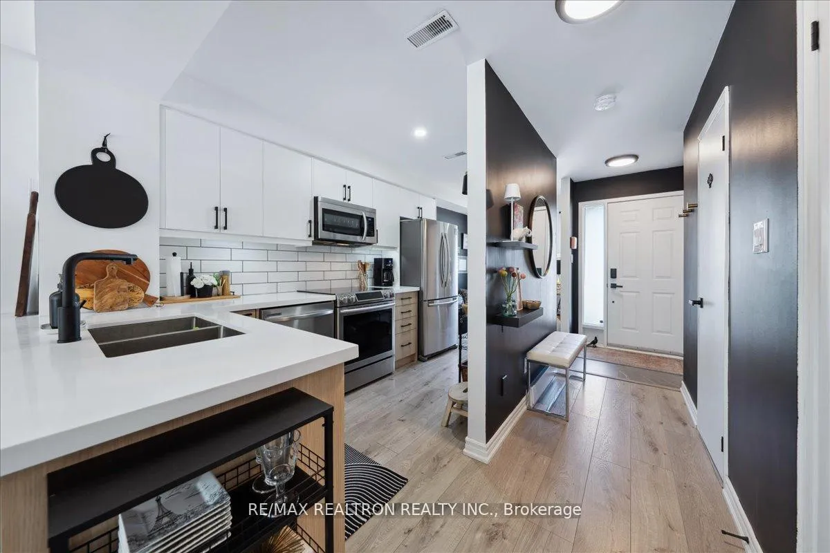 Photo 8 of Unit 4, 2 Laguna Parkway, Ramara, Brechin — HOMEH