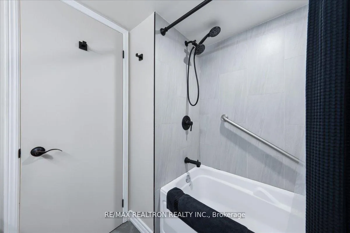 Photo 21 of Unit 4, 2 Laguna Parkway, Ramara, Brechin — HOMEH