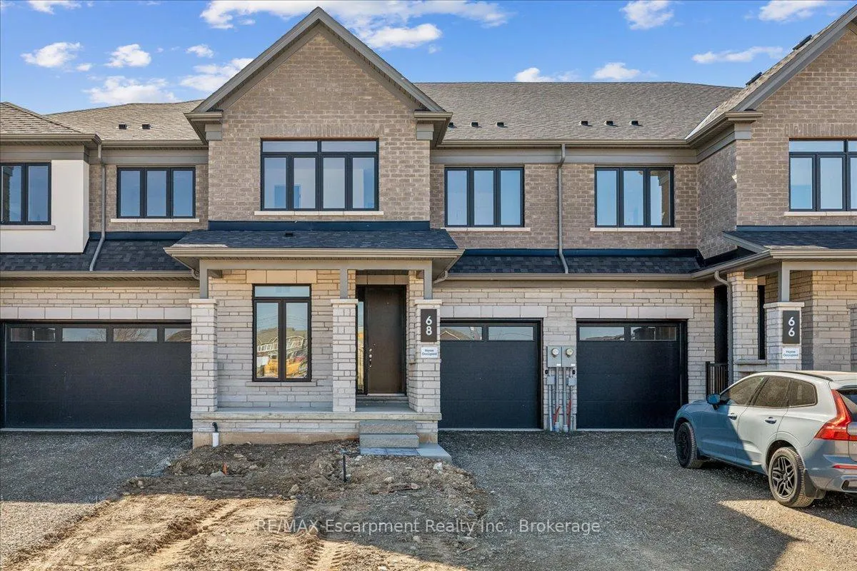 Photo 2 of 68 Valley Trail Place, Hamilton, Waterdown — HOMEH
