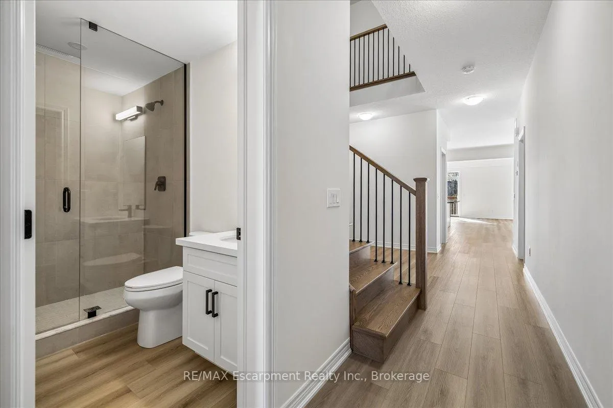 Photo 7 of 68 Valley Trail Place, Hamilton, Waterdown — HOMEH
