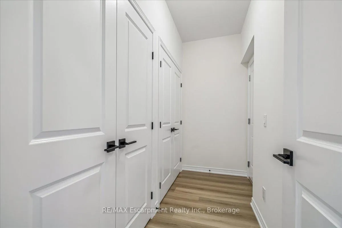 Photo 9 of 68 Valley Trail Place, Hamilton, Waterdown — HOMEH