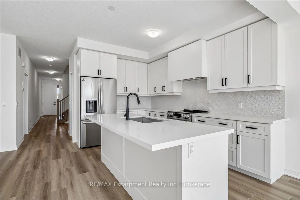 Photo 18 of 68 Valley Trail Place, Hamilton, Waterdown — HOMEH