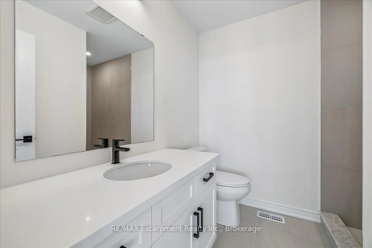 Photo 32 of 68 Valley Trail Place, Hamilton, Waterdown — HOMEH