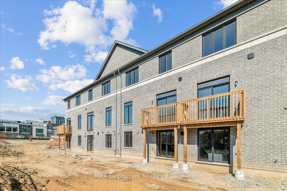 Photo 38 of 68 Valley Trail Place, Hamilton, Waterdown — HOMEH