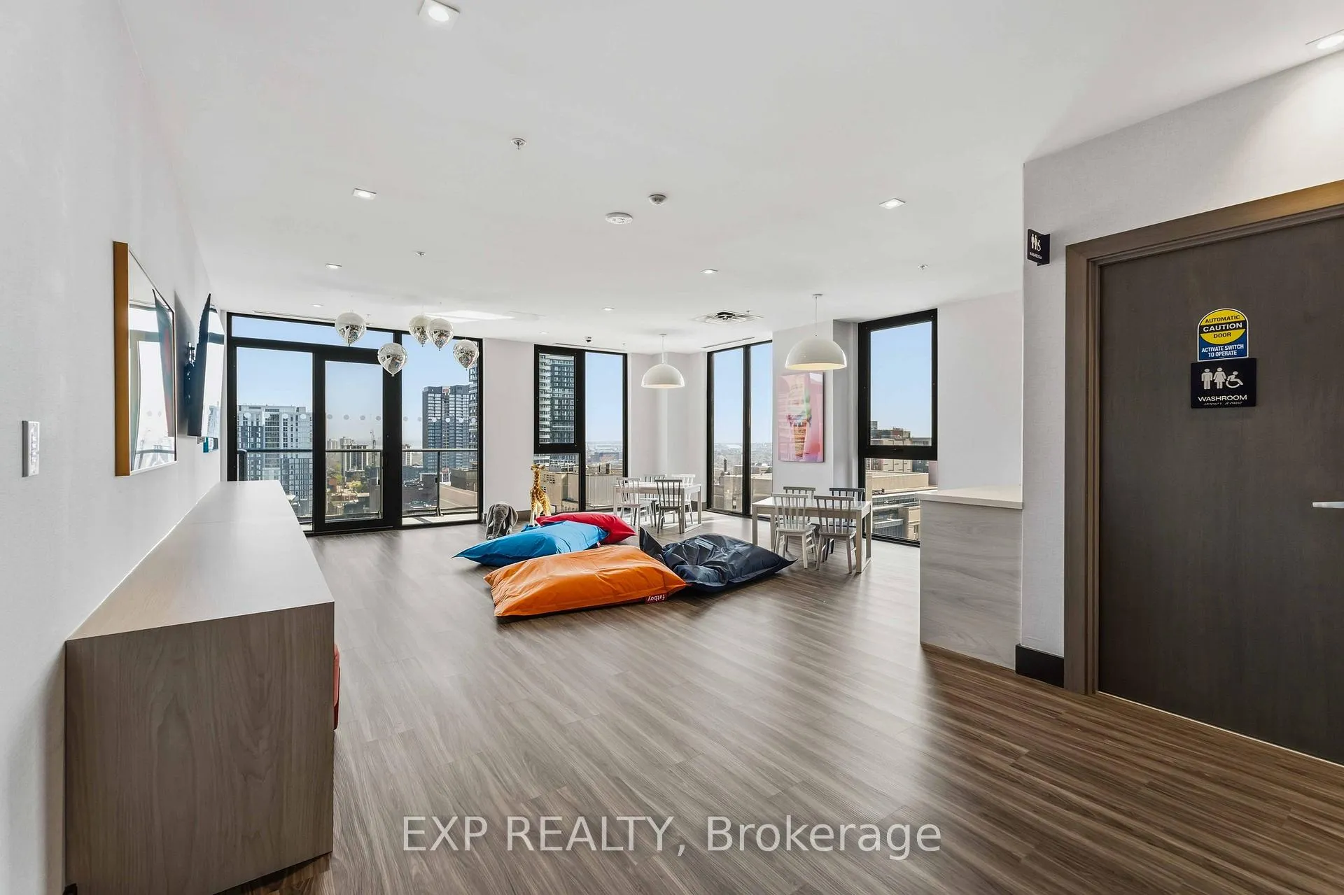 Photo 26 of Unit 1025, 75 James Street S, Hamilton, Corktown — HOMEH