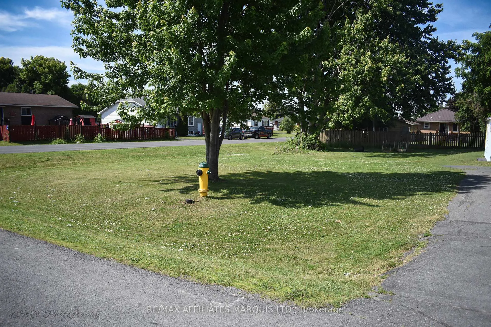 Photo 3 of 3300 Poirier Avenue, Cornwall — HOMEH