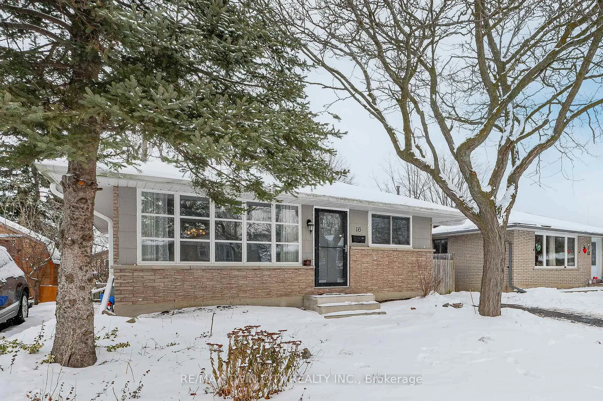 Photo 4 of 16 Overlea Crescent, Kitchener — HOMEH