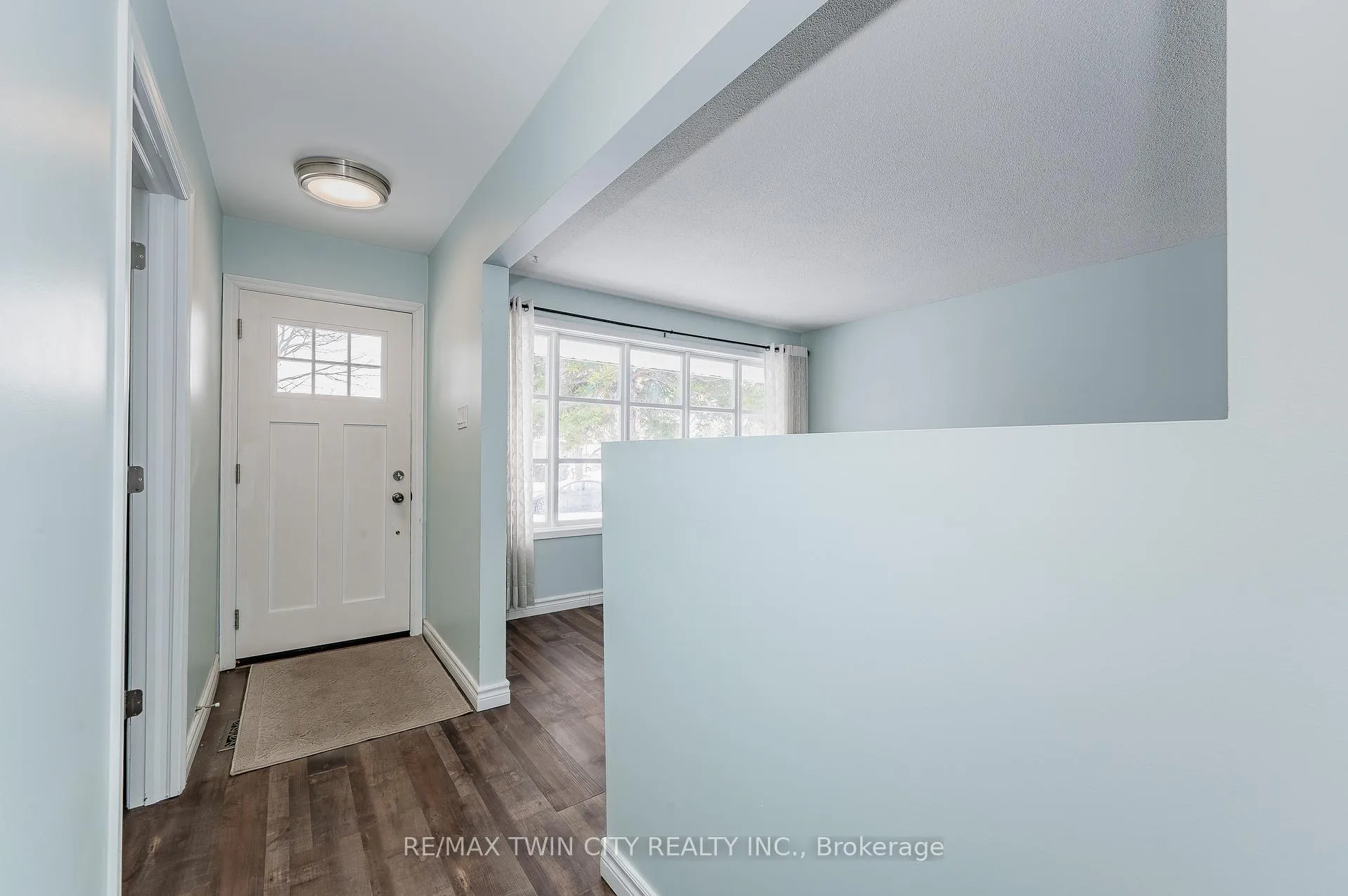 Photo 7 of 16 Overlea Crescent, Kitchener — HOMEH