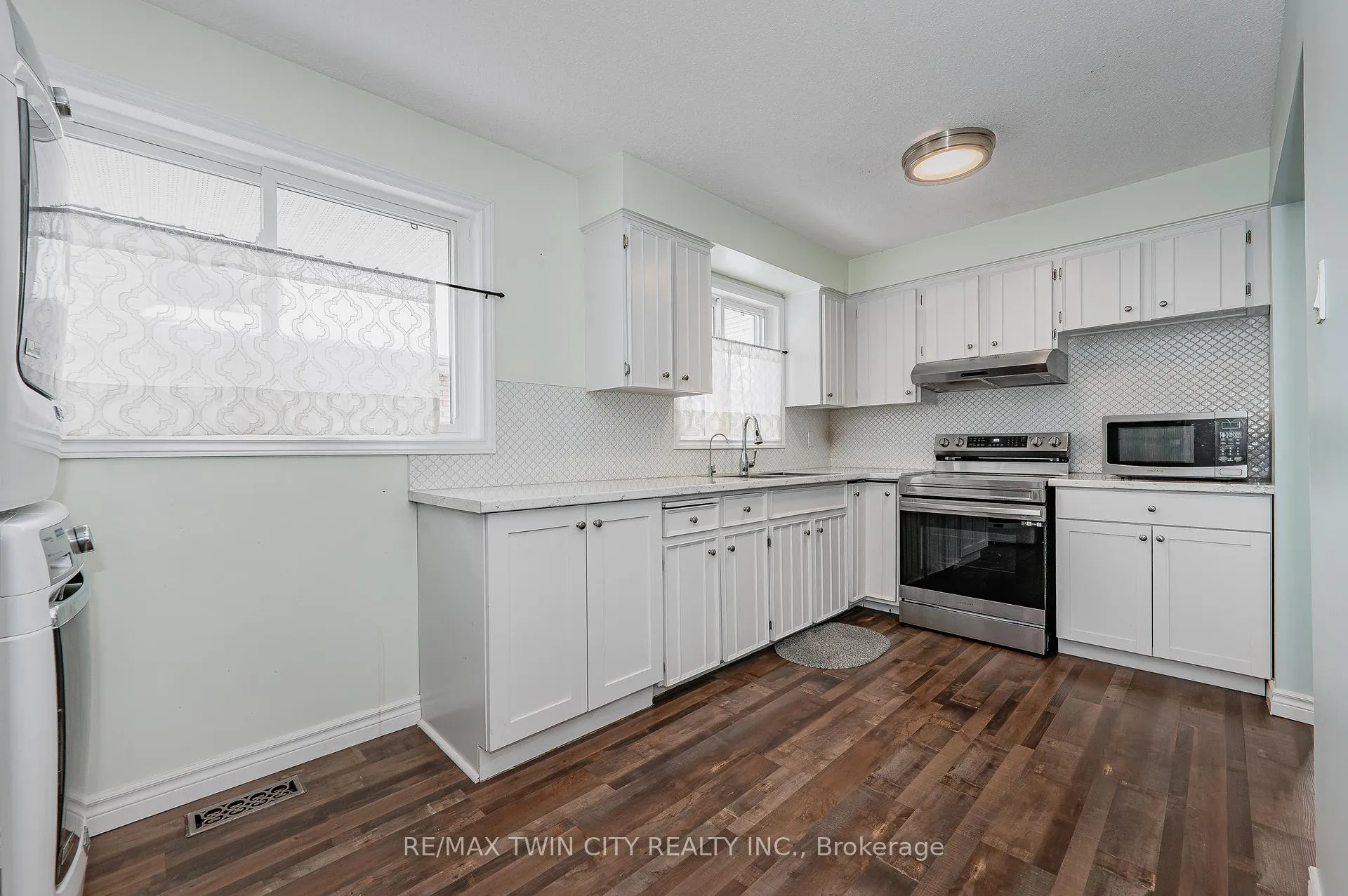 Photo 12 of 16 Overlea Crescent, Kitchener — HOMEH