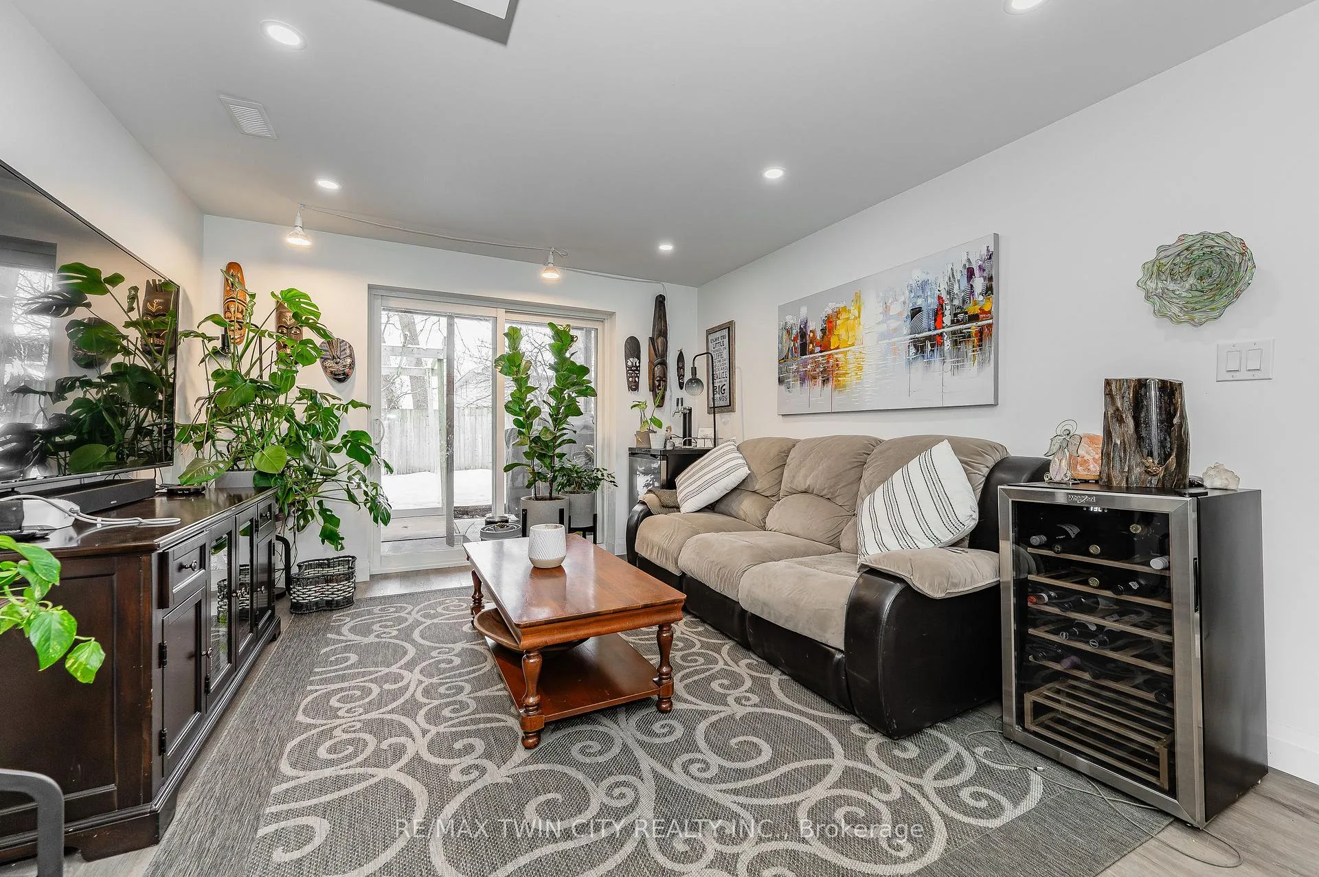 Photo 27 of 16 Overlea Crescent, Kitchener — HOMEH
