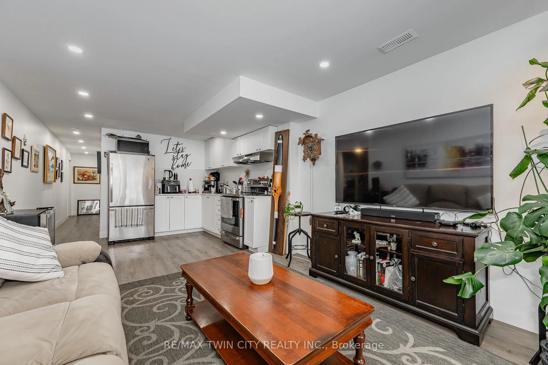 Photo 28 of 16 Overlea Crescent, Kitchener — HOMEH