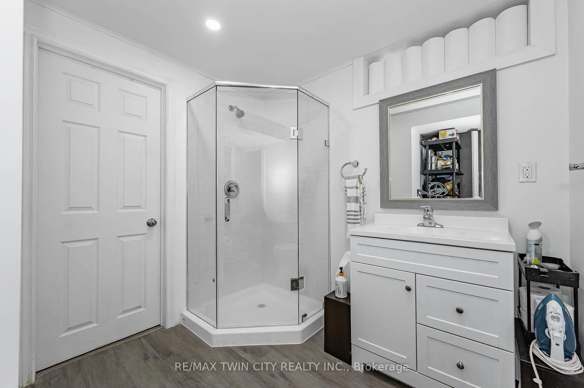 Photo 30 of 16 Overlea Crescent, Kitchener — HOMEH