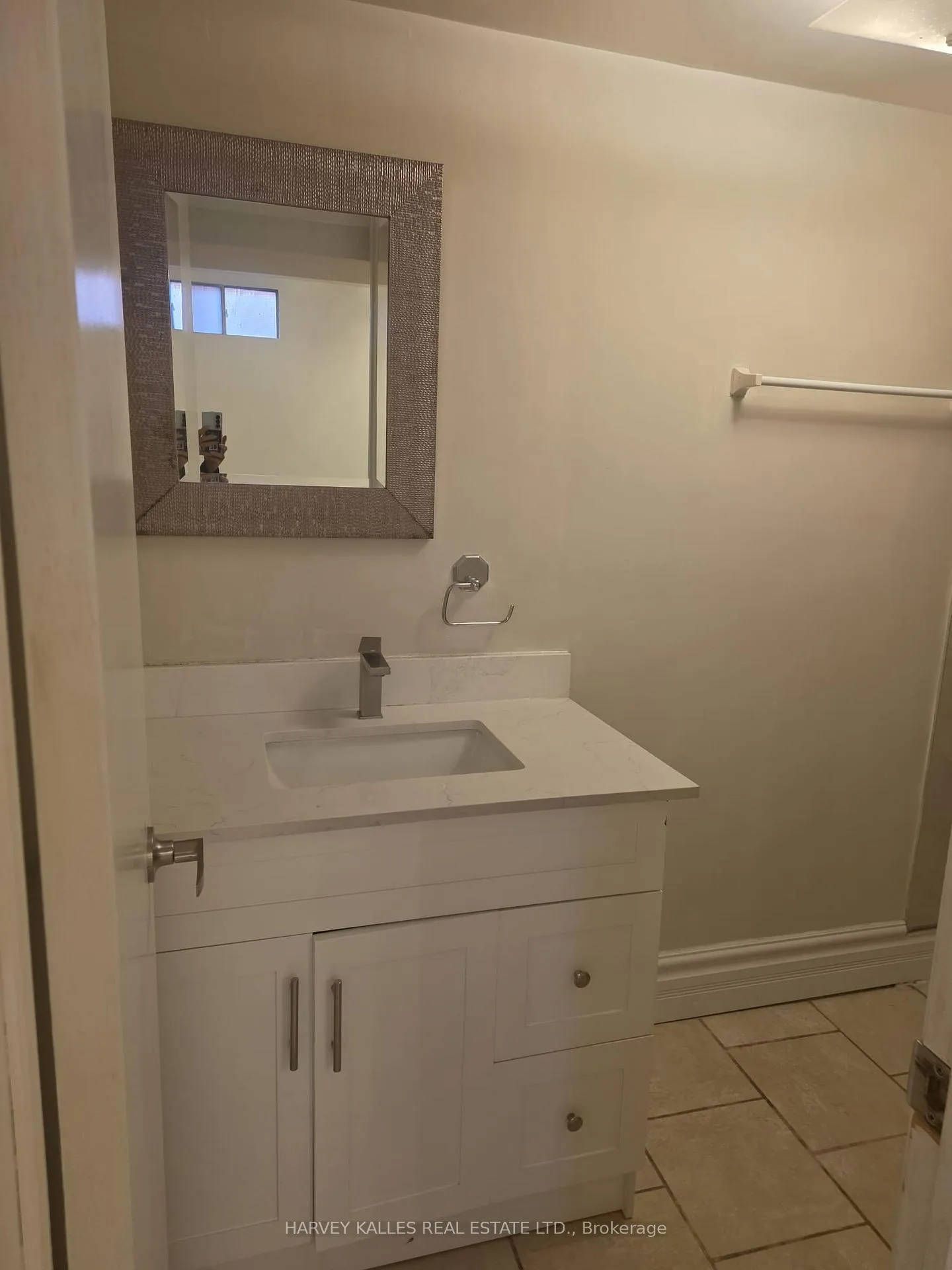 Photo 4 of 54 Aileen Road, Markham, Aileen-Willowbrook — HOMEH