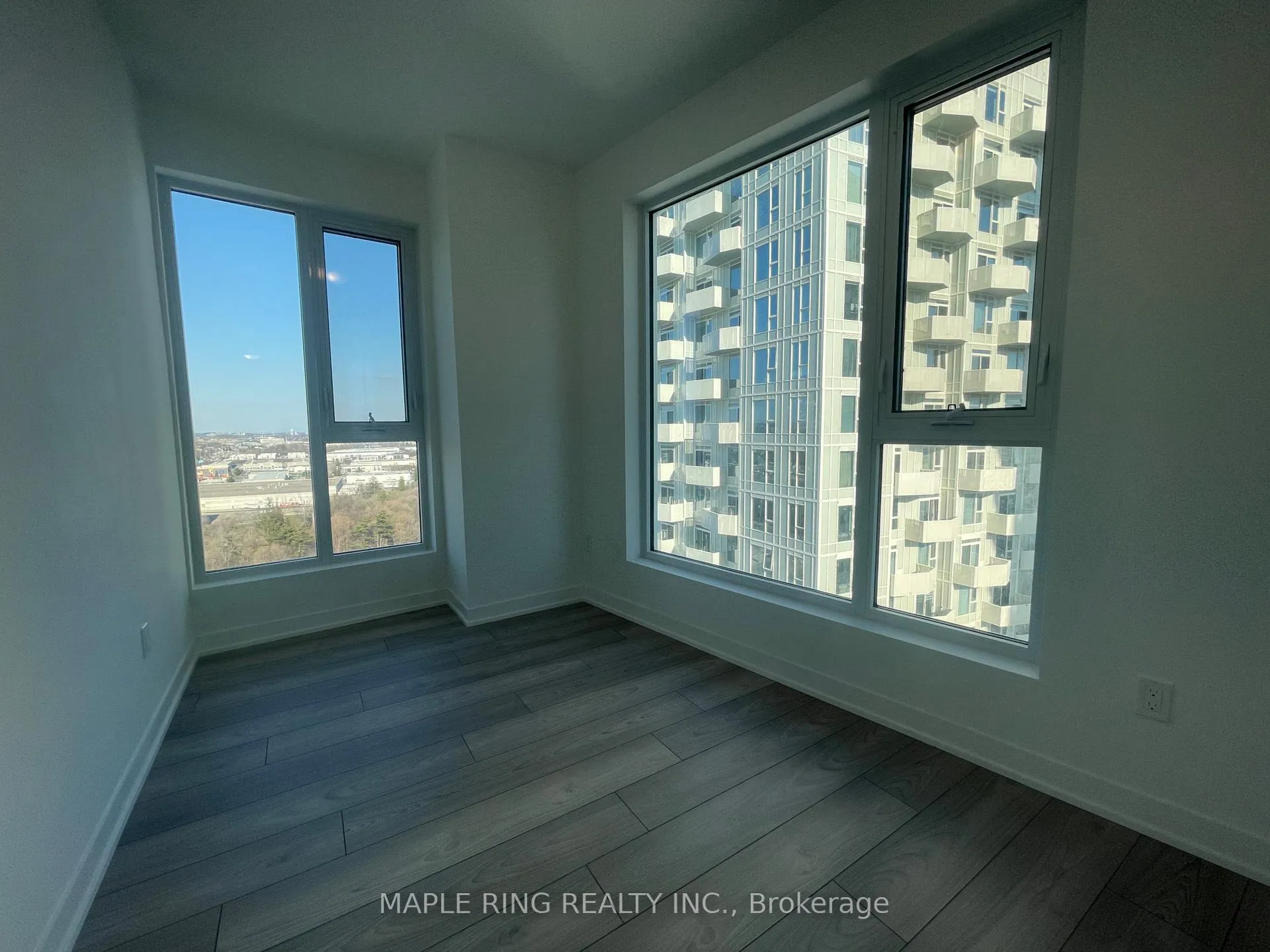 Photo 5 of Unit 2030, 498 Caldari Road, Vaughan, Concord — HOMEH