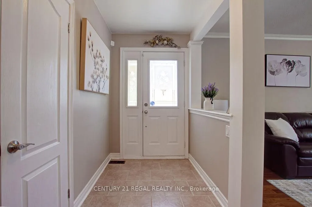 Photo 1 of 14 Thorpe Road, Etobicoke, Willowridge-Martingrove-Richview — HOMEH