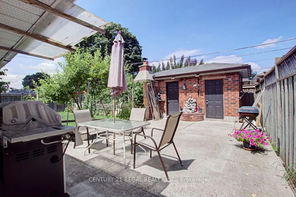Photo 11 of 14 Thorpe Road, Etobicoke, Willowridge-Martingrove-Richview — HOMEH