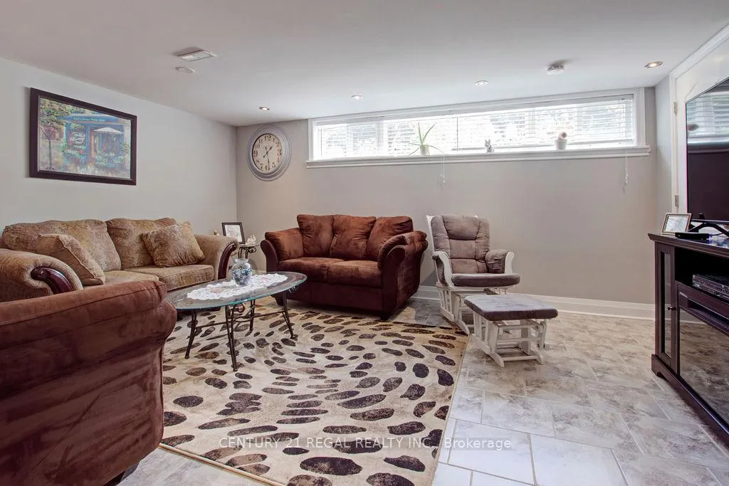 Photo 17 of 14 Thorpe Road, Etobicoke, Willowridge-Martingrove-Richview — HOMEH