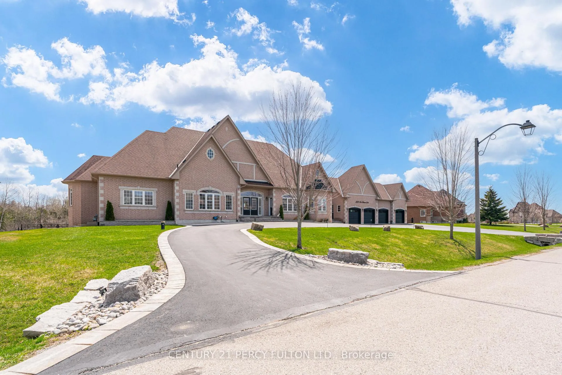 Photo 3 of 5121 Tom Thomson Court, Pickering, Rural Pickering — HOMEH