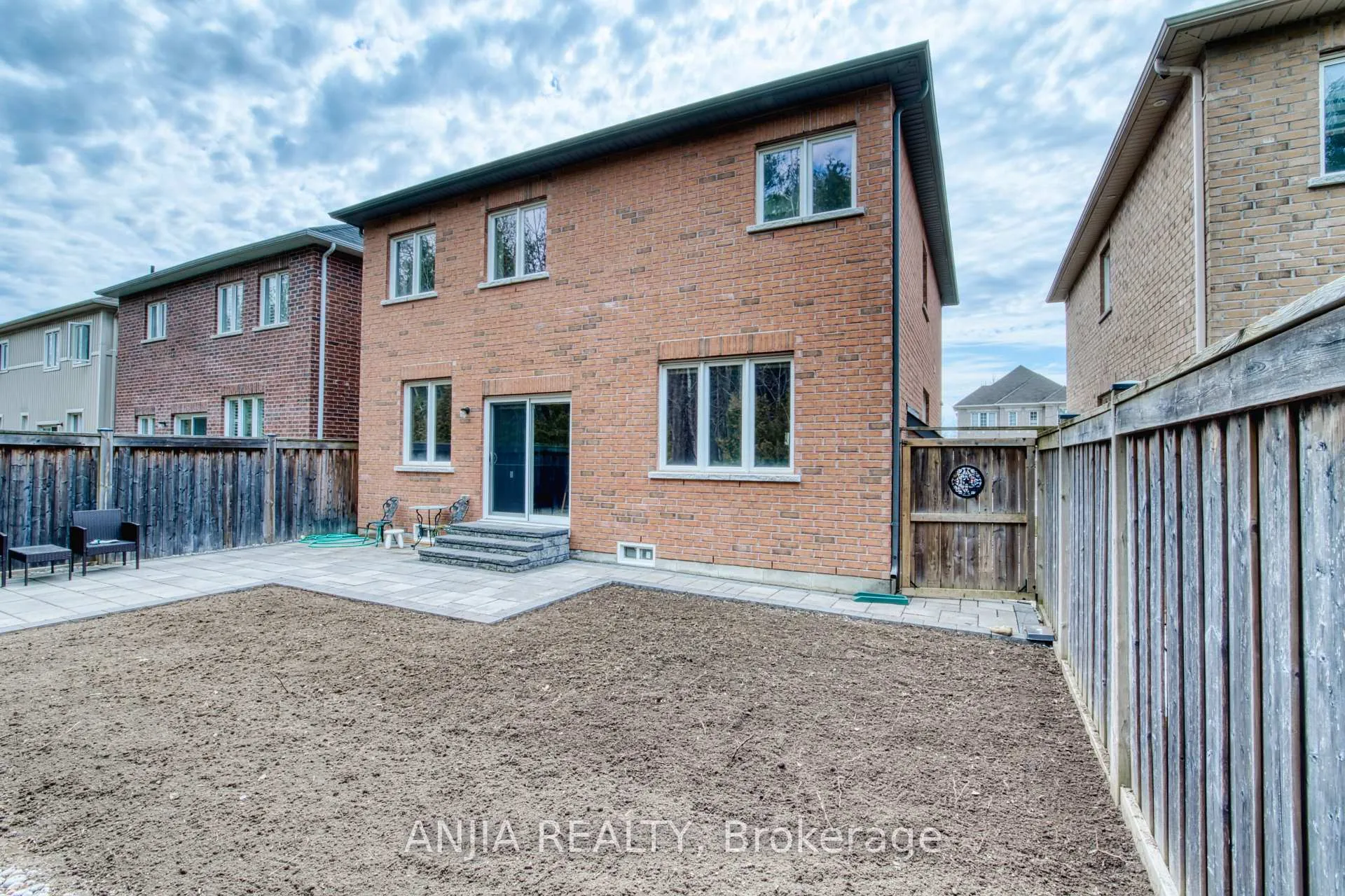 Photo 10 of 48 Promenade Drive, Whitby, Taunton North — HOMEH