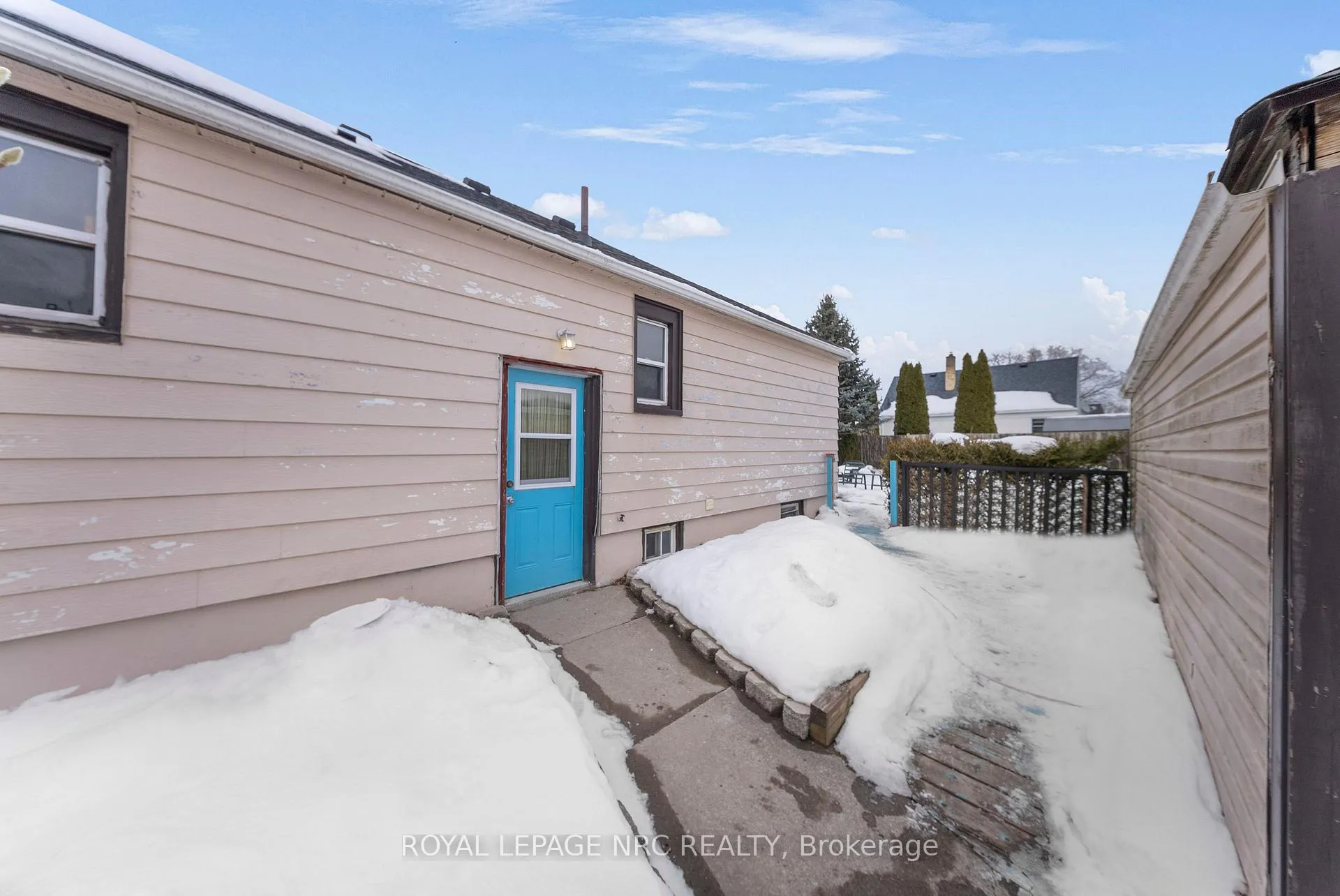 Photo 9 of 32 Ambrose Street, St. Catharines, Ridley — HOMEH