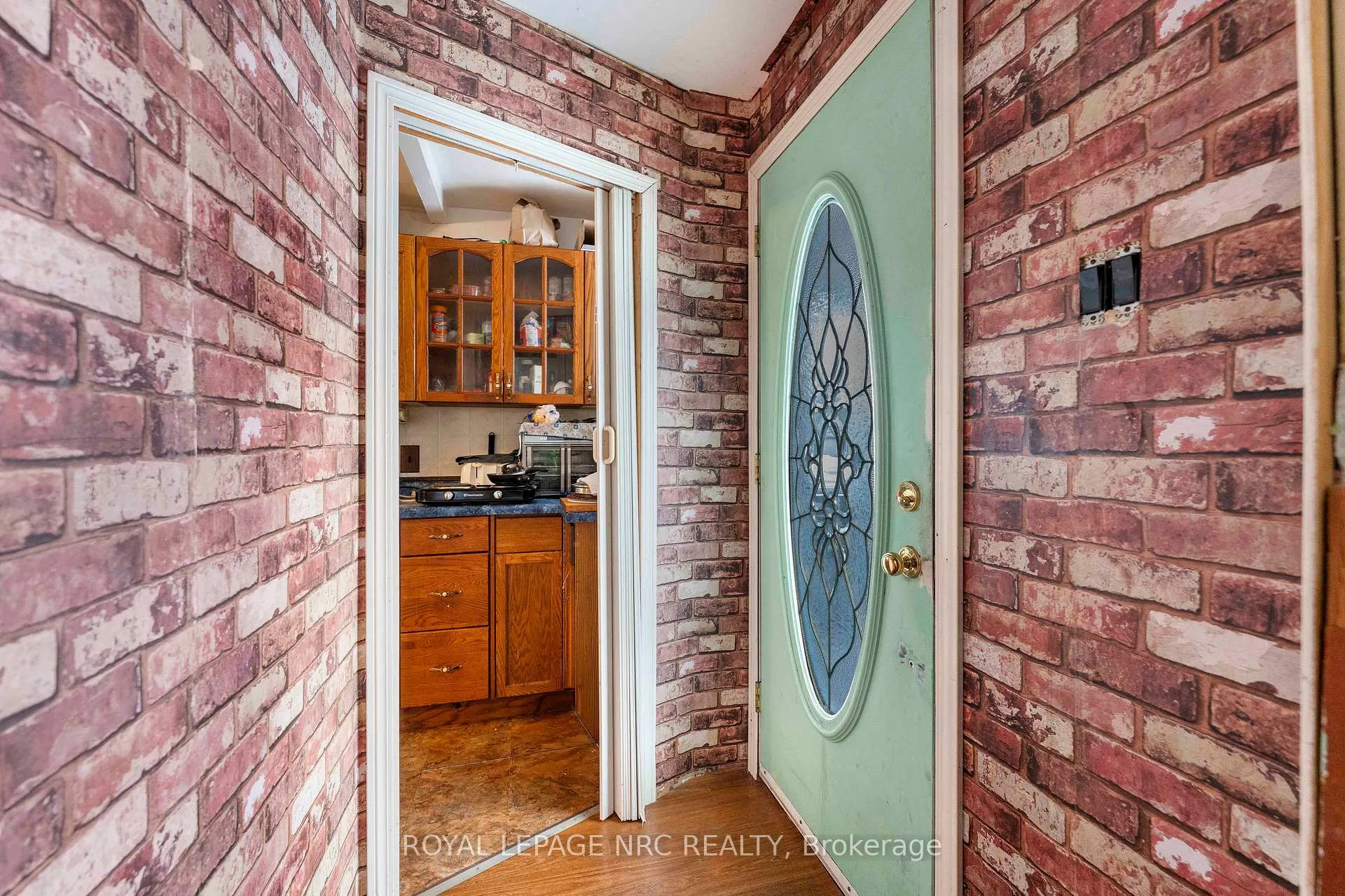 Photo 10 of 32 Ambrose Street, St. Catharines, Ridley — HOMEH