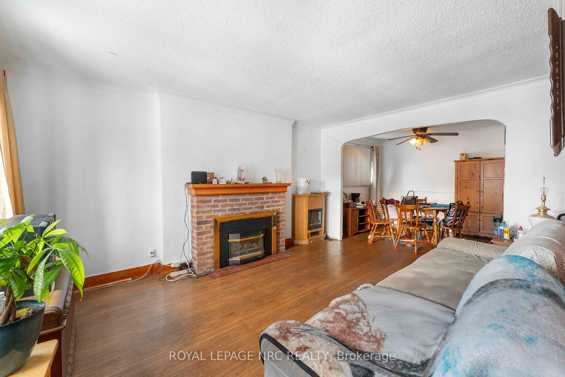 Photo 11 of 32 Ambrose Street, St. Catharines, Ridley — HOMEH