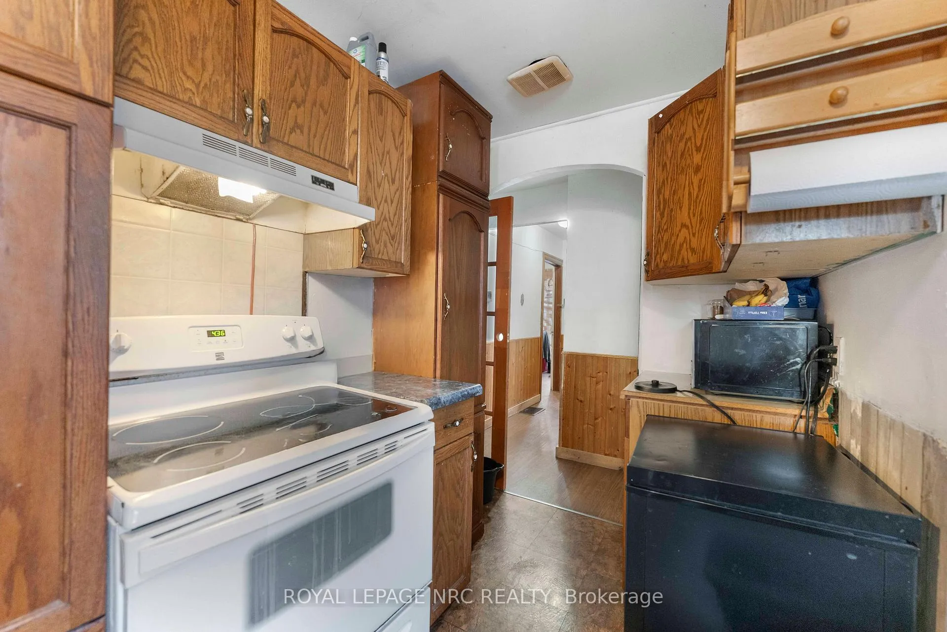 Photo 23 of 32 Ambrose Street, St. Catharines, Ridley — HOMEH