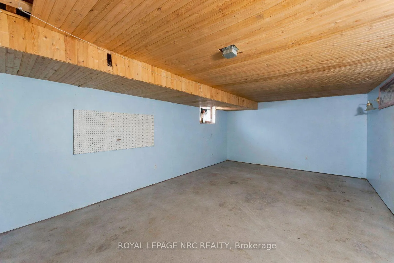 Photo 38 of 32 Ambrose Street, St. Catharines, Ridley — HOMEH