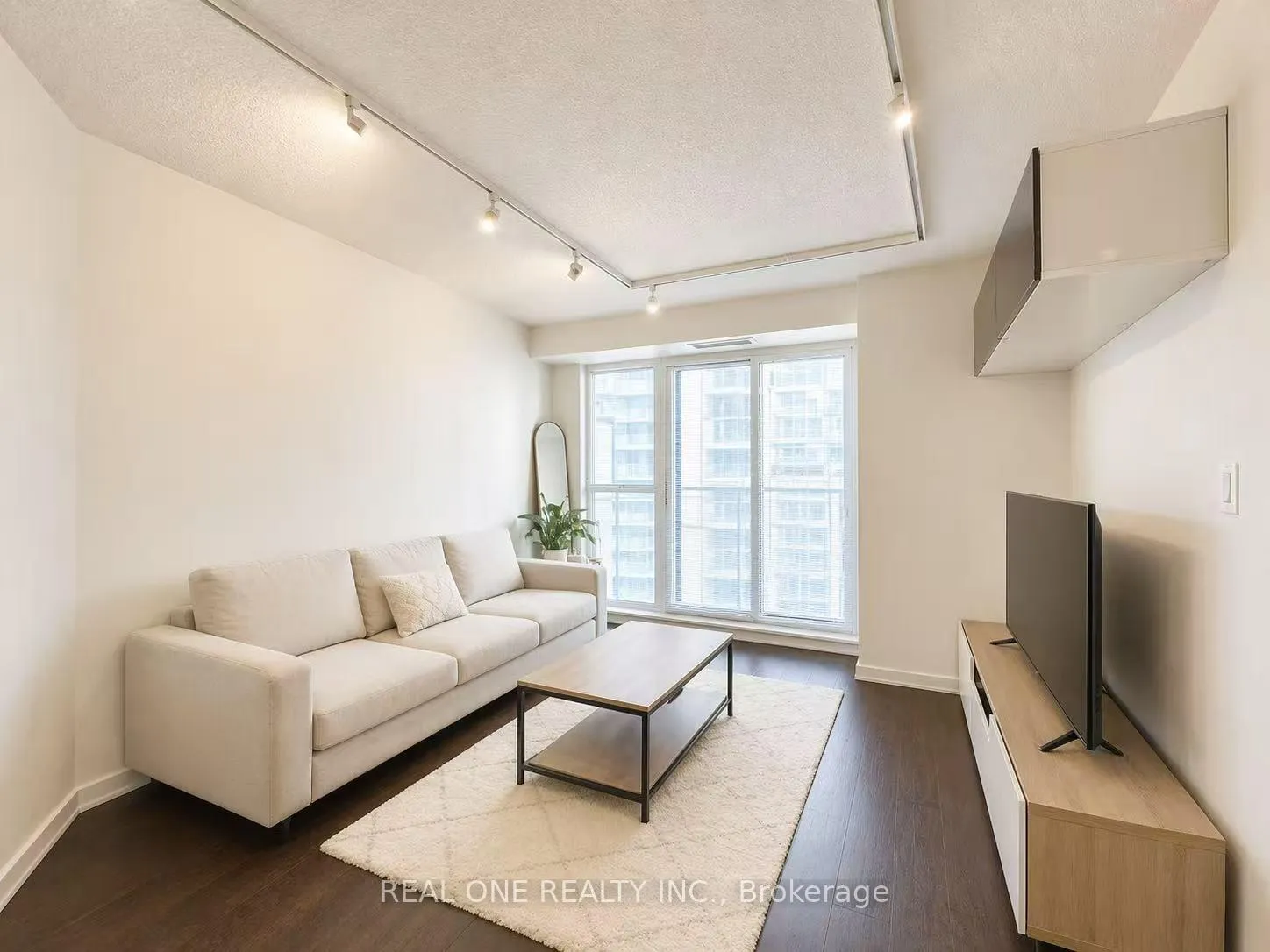 Photo 2 of Unit 1520, 35 Bastion Street, Toronto, Niagara — HOMEH