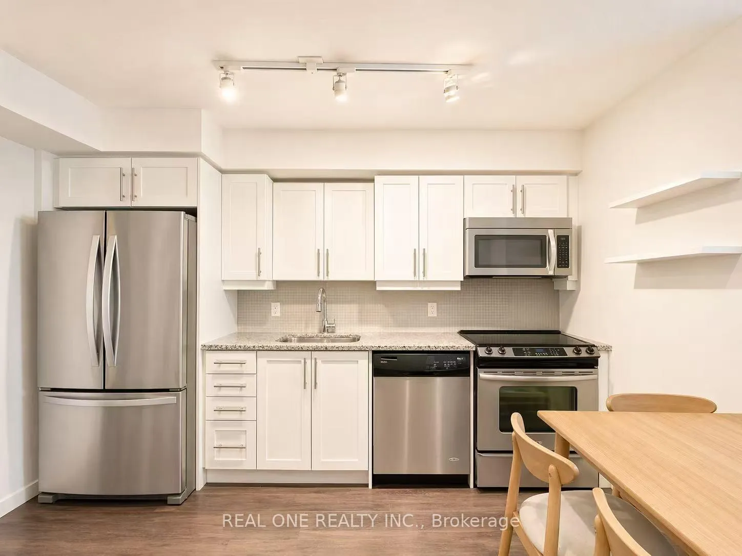 Photo 3 of Unit 1520, 35 Bastion Street, Toronto, Niagara — HOMEH